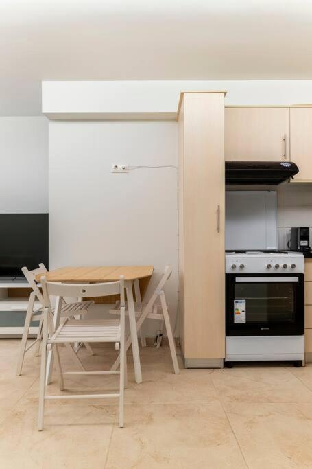 Apartment At Ano Glifada. Атина Екстериор снимка