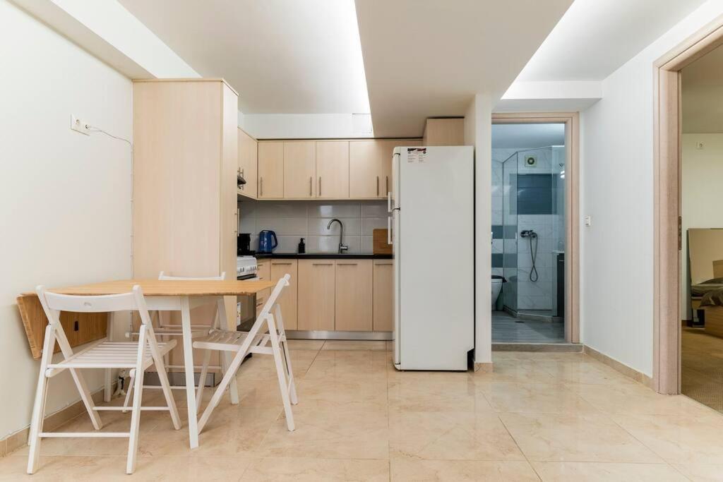 Apartment At Ano Glifada. Атина Екстериор снимка